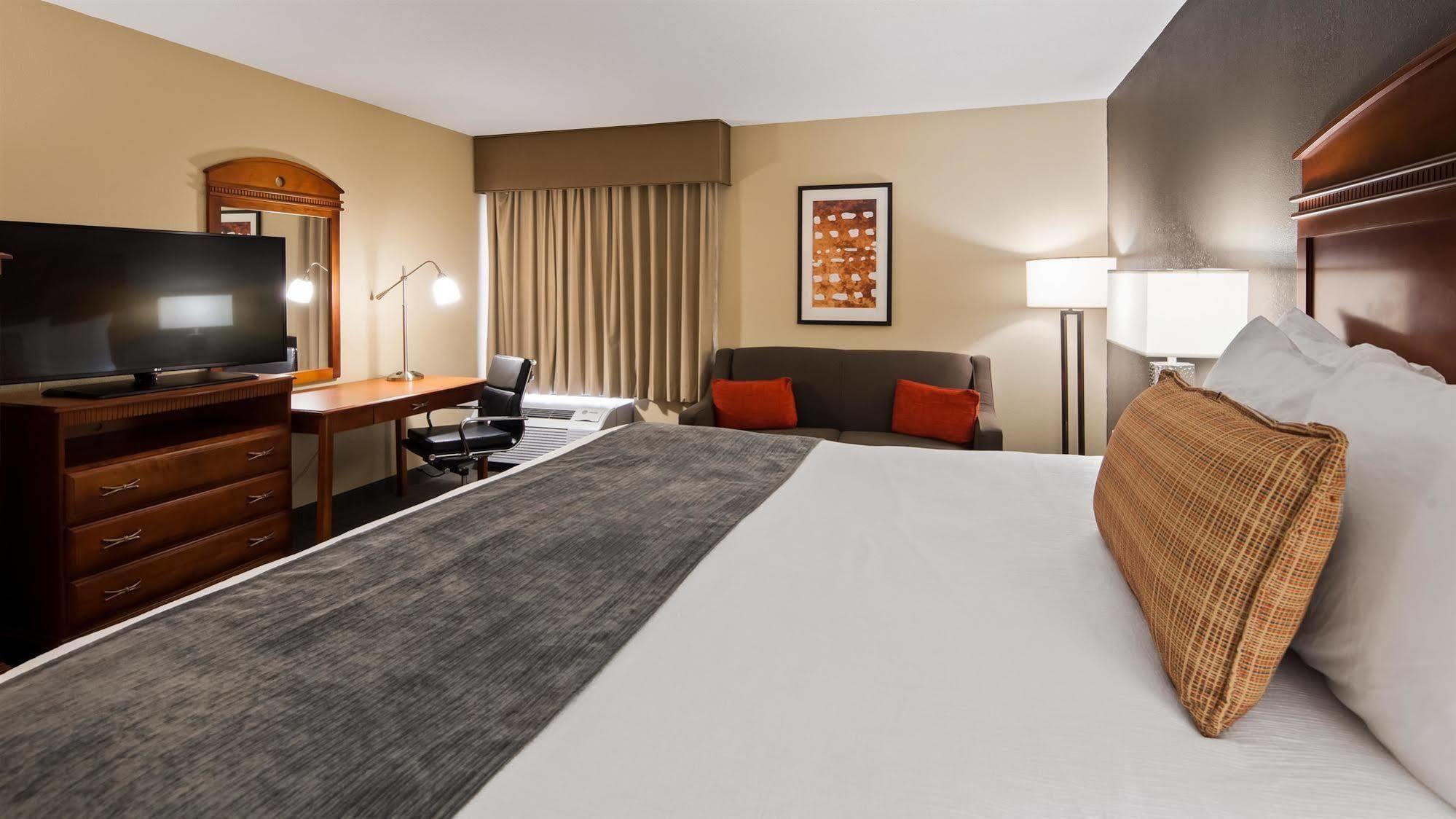 Western Delta Hotel